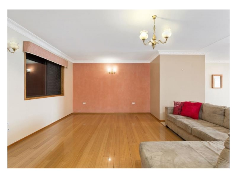 17 Hollingsworth Street, Kawana QLD 4701
